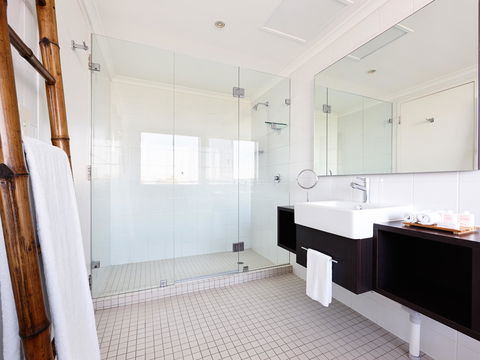 Hotel Urban St Leonards - Accommodation QLD 17