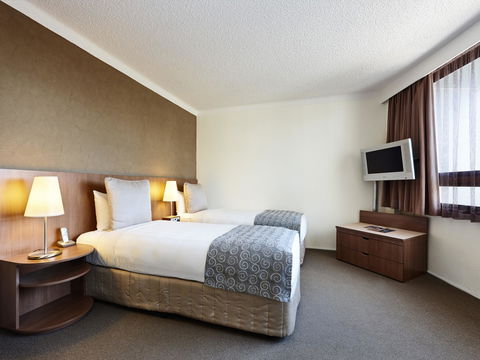 Hotel Urban St Leonards - Accommodation QLD 14