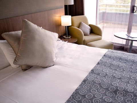 Hotel Urban St Leonards - Accommodation QLD 10