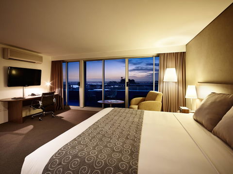 Hotel Urban St Leonards - Accommodation QLD 4