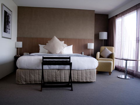 Hotel Urban St Leonards - Accommodation QLD 9