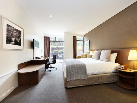 Hotel Urban St Leonards - Accommodation QLD 12