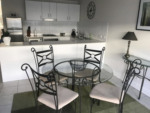 Travers Street Apartment - Accommodation QLD 4