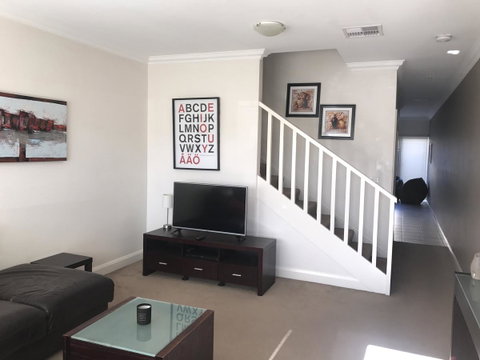 Travers Street Apartment - Accommodation QLD 6