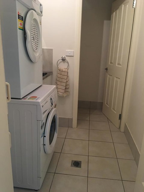 Travers Street Apartment - Accommodation QLD 10