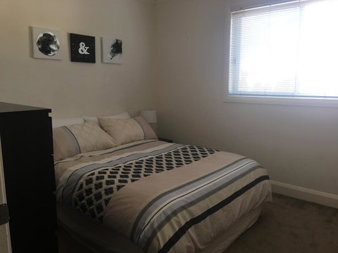 Travers Street Apartment - Accommodation QLD 9
