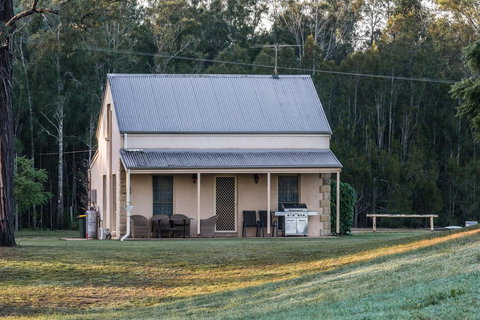Madigan Wine Country Cottages - Accommodation QLD 37