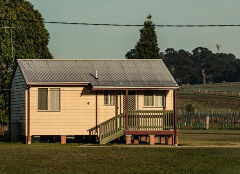 Madigan Wine Country Cottages - Accommodation QLD 34