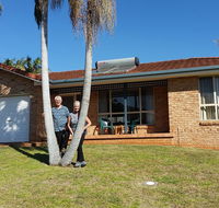 Twin Palms Holiday House at Lighthouse - Accommodation QLD