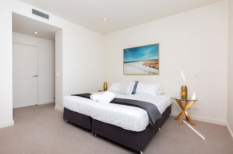 The Penthouse - Accommodation QLD 13