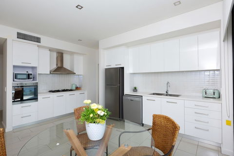 The Penthouse - Accommodation QLD 6