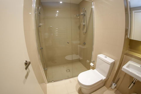 Olympic Park Sunshine 2 Bedrooms Apts With Private Parking - Accommodation QLD 18