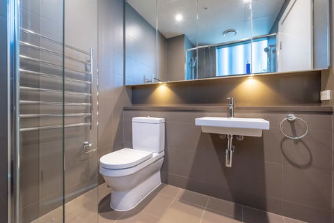 Olympic Park Sunshine 2 Bedrooms Apts With Private Parking - Accommodation QLD 29