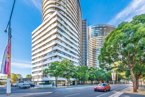 Olympic Park Sunshine 2 Bedrooms Apts With Private Parking - Accommodation QLD 31