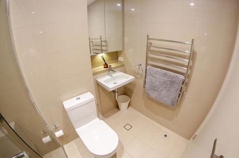 Olympic Park Sunshine 2 Bedrooms Apts With Private Parking - Accommodation QLD 17