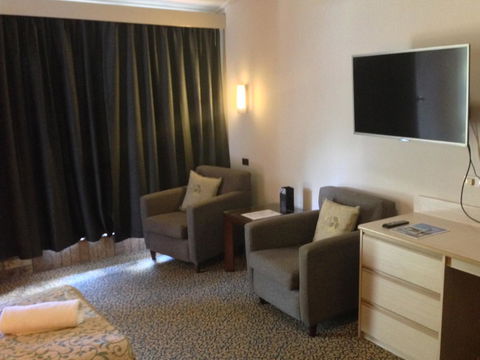 Fern Bay Motel - Accommodation QLD 2