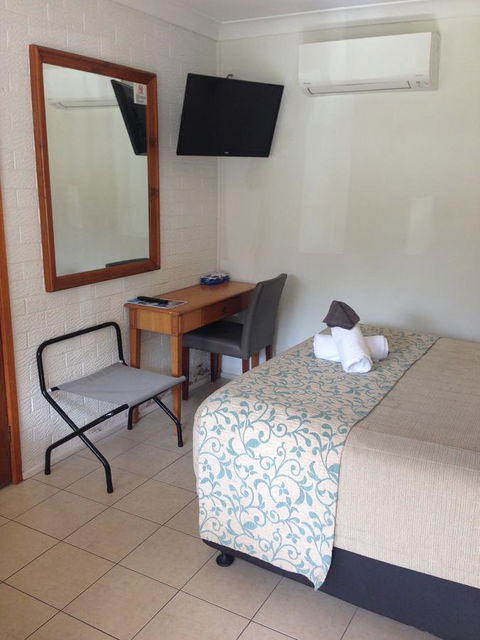 Fern Bay Motel - Accommodation QLD 16