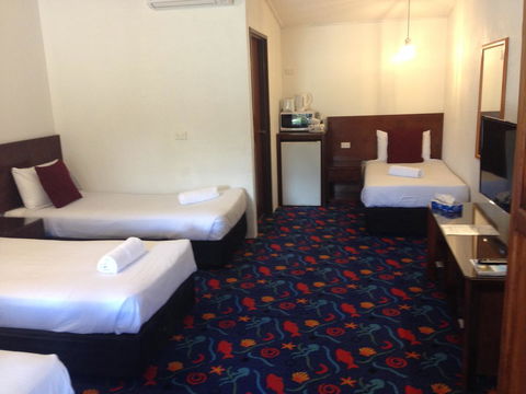 Fern Bay Motel - Accommodation QLD 8