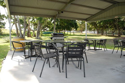 Fern Bay Motel - Accommodation QLD 28