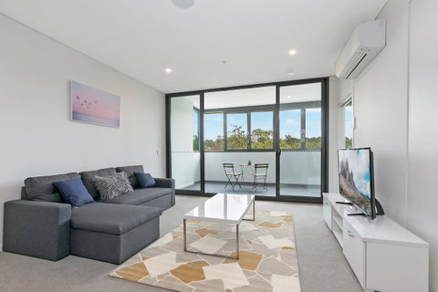 Stylish And Neat Two Bed Apartment In Wentworth Point - Accommodation QLD 0