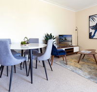Stay in the heart of Randwick with style - Accommodation QLD