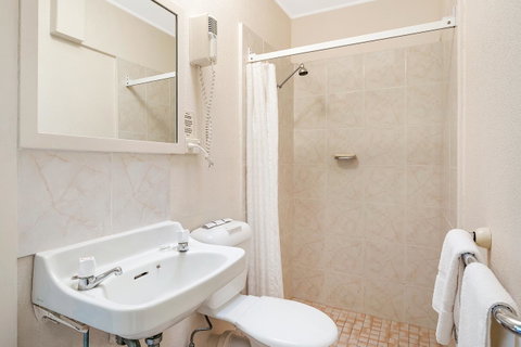 Black Dolphin Resort Motel & Apartments - Accommodation QLD 17
