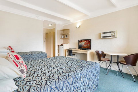 Black Dolphin Resort Motel & Apartments - Accommodation QLD 10