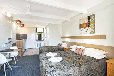 Black Dolphin Resort Motel & Apartments - Accommodation QLD 21
