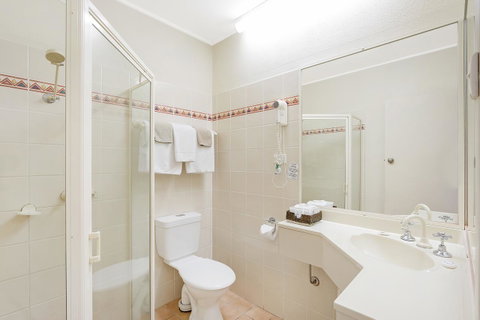 Black Dolphin Resort Motel & Apartments - Accommodation QLD 11