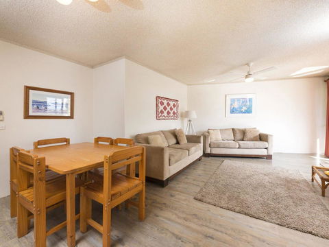 Centrepoint 10 - Accommodation QLD 2