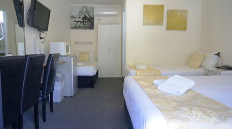 Highway Motor Inn Taree - Accommodation QLD 2