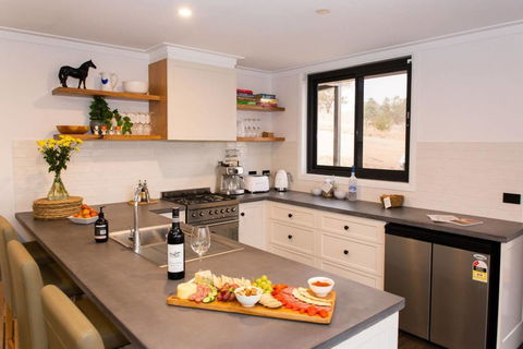 Belisi Farmstay Cottage - Accommodation QLD 4