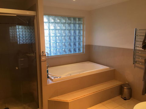 OceanScape Luxury Beachfront Villas - Accommodation QLD 2