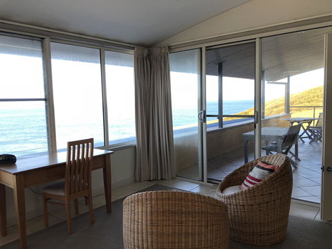 OceanScape Luxury Beachfront Villas - Accommodation QLD 6