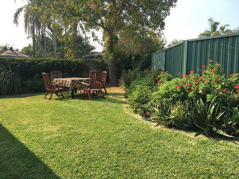 Sydney Amazing Holiday Home Bridal BnB - Accommodation QLD 13