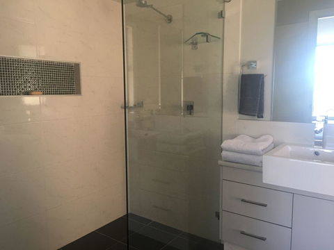 Sydney Amazing Holiday Home Bridal BnB - Accommodation QLD 12