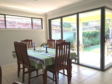 Sydney Amazing Holiday Home Bridal BnB - Accommodation QLD 2