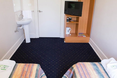 Gardners Inn Hotel - Accommodation QLD 17