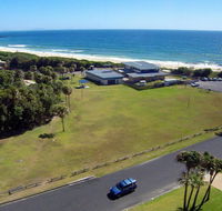 2 Cliff Road - Accommodation QLD