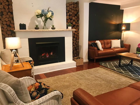 Bowral Escape - Accommodation QLD 15