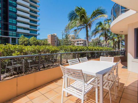 Millennium 102 With Pool In Complex - Accommodation QLD 0