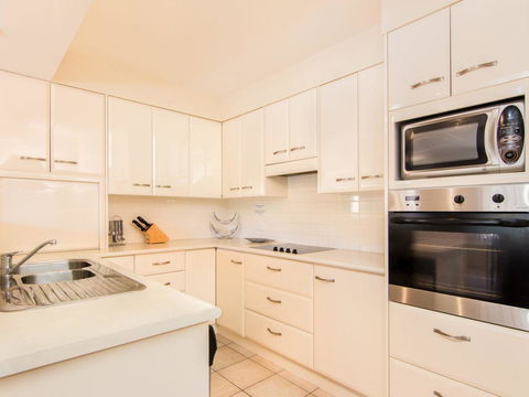 Millennium 102 With Pool In Complex - Accommodation QLD 9