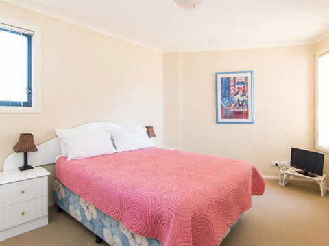 Millennium 102 With Pool In Complex - Accommodation QLD 1