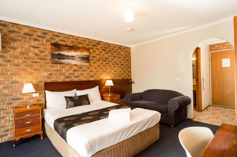 Hume Country Motor Inn - Accommodation QLD 3