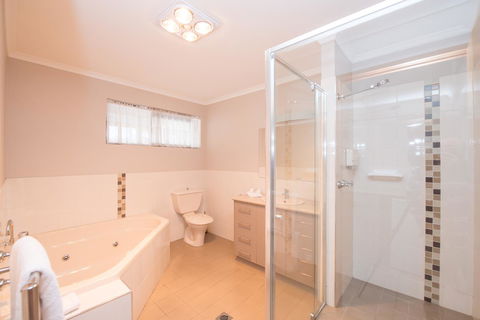 Hume Country Motor Inn - Accommodation QLD 29