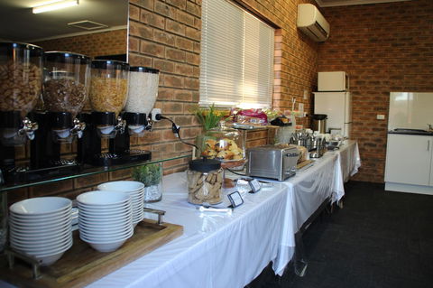 Hume Country Motor Inn - Accommodation QLD 9