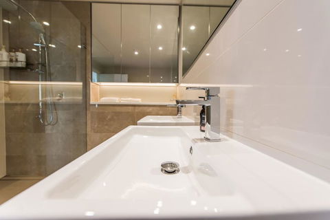 180Â° Water View Three Bedroom (wooden Furniture) - Accommodation QLD 17
