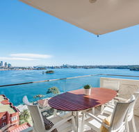 Panoramic harbour views and unbeatable comfort - Accommodation QLD