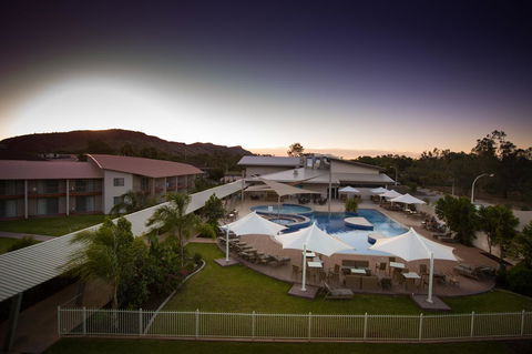 Crowne Plaza Alice Springs Lasseters, An IHG Hotel - Accommodation QLD 0