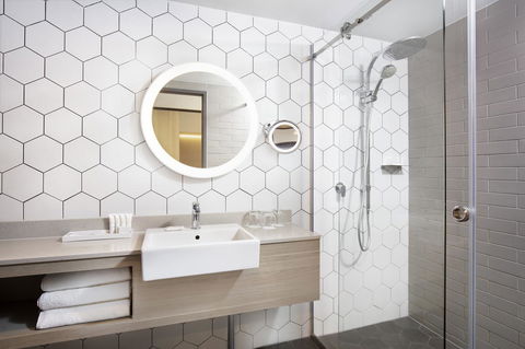 Crowne Plaza Alice Springs Lasseters, An IHG Hotel - Accommodation QLD 4